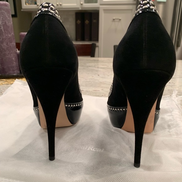 Brand new Oscar de la Renta black suede platforms - Picture 6 of 8